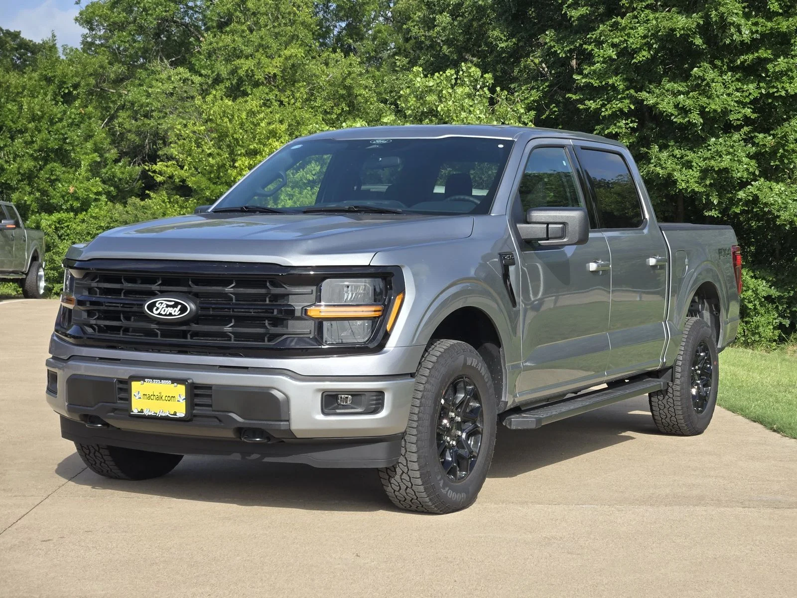 New 2026 Iconic Silver Metallic Ford XLT image 2