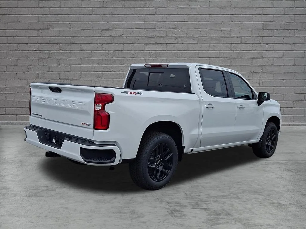 New 2026 Summit White Chevrolet RST image 8