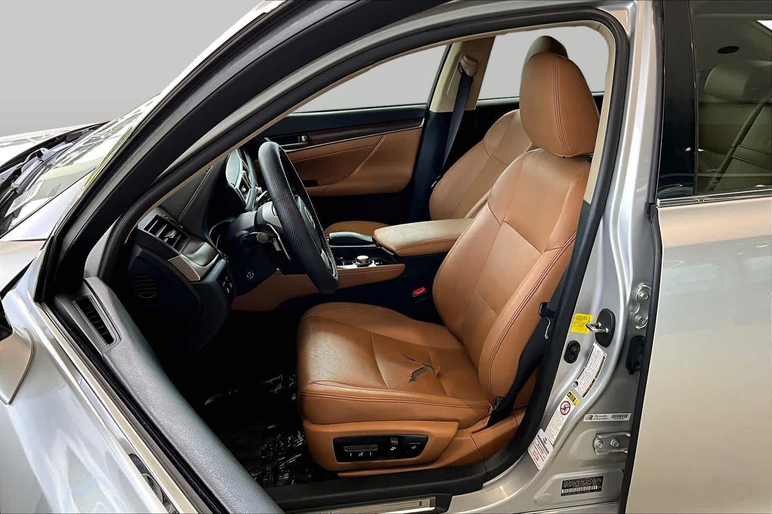 Used 2013 Liquid Platinum Lexus  image 7