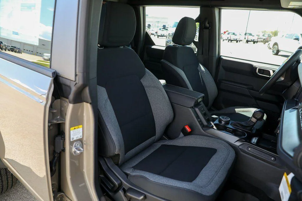 2025 Ford Bronco 4-Door Base - Photo 23