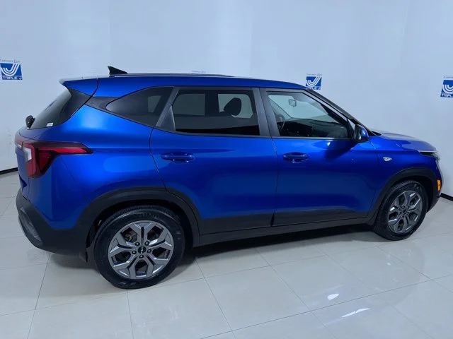 Used 2024 NEPTUNE_BLUE Kia LX image 8