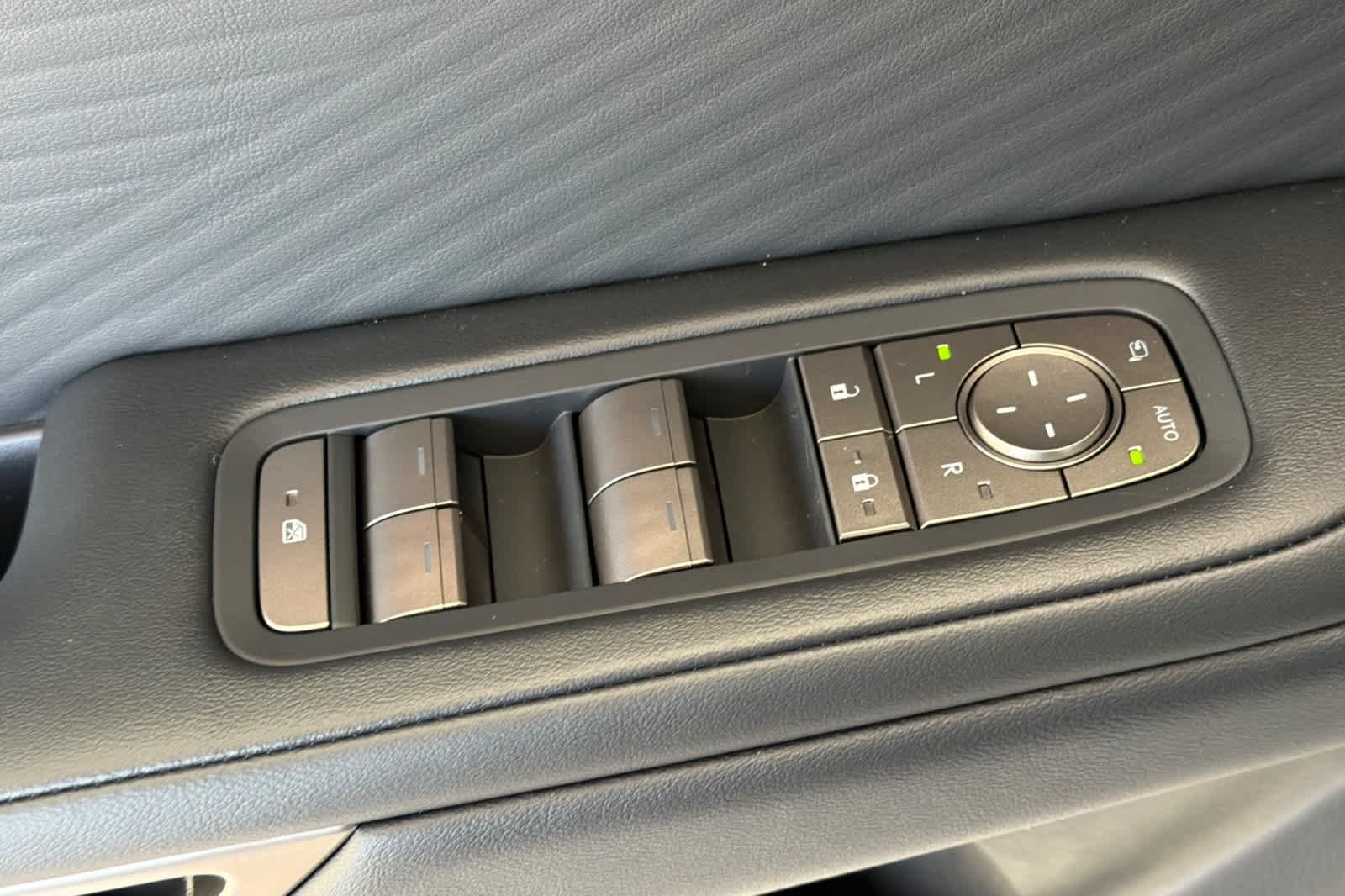 New 2026 Ultra White Lexus ES 350e PREMIUM image 13