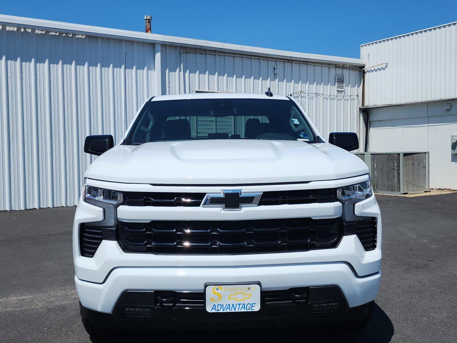 New 2026 Summit White Chevrolet RST image 8
