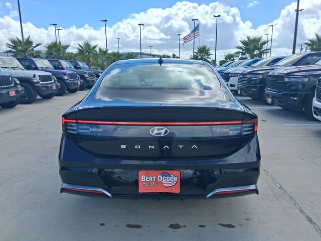 Used 2024 Blue Hyundai SEL image 6