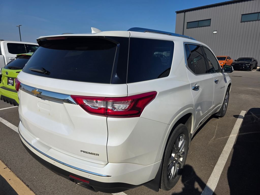 Used 2021 Iridescent Pearl Tricoat Chevrolet Premier image 4