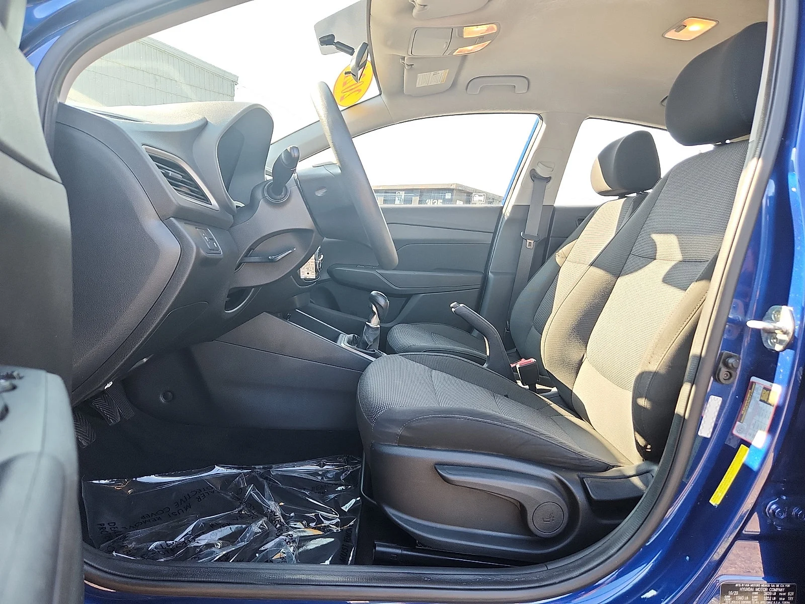 Used 2021 Blue Hyundai SE image 13