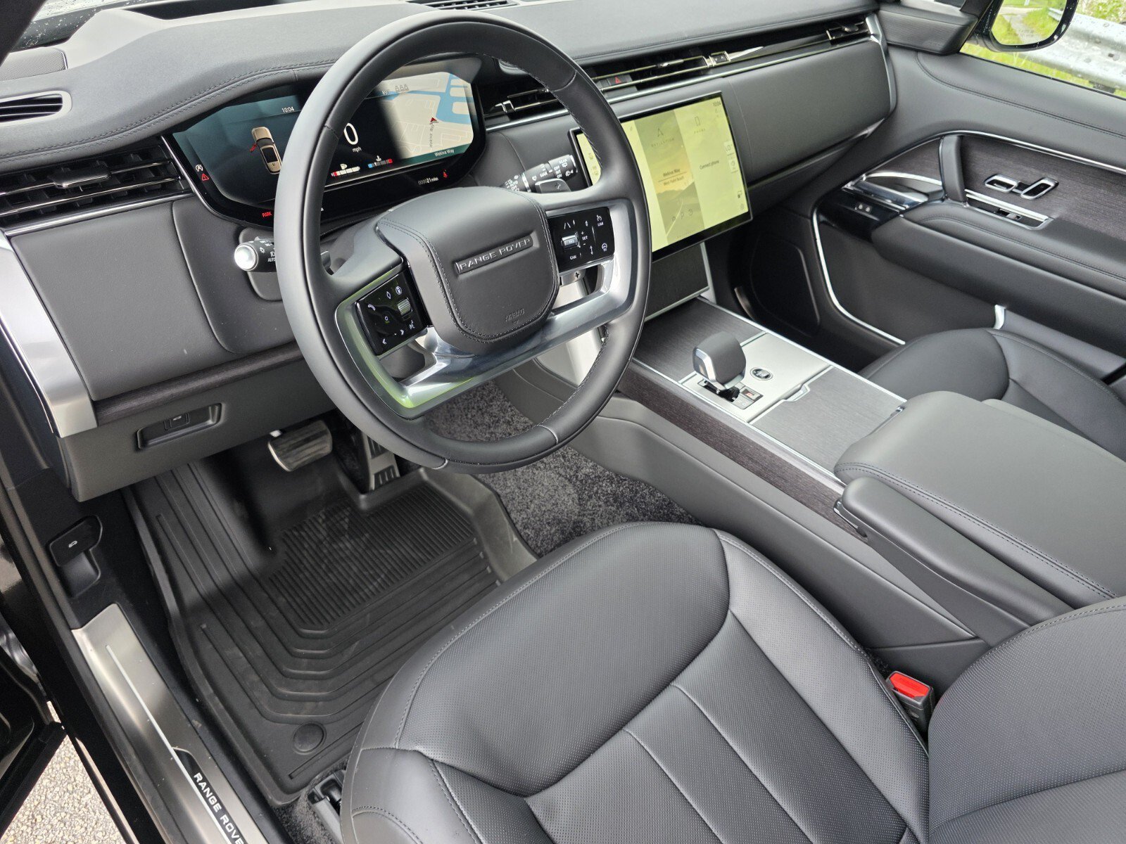 New 2026 Santorini Black Land Rover P400 SE image 11