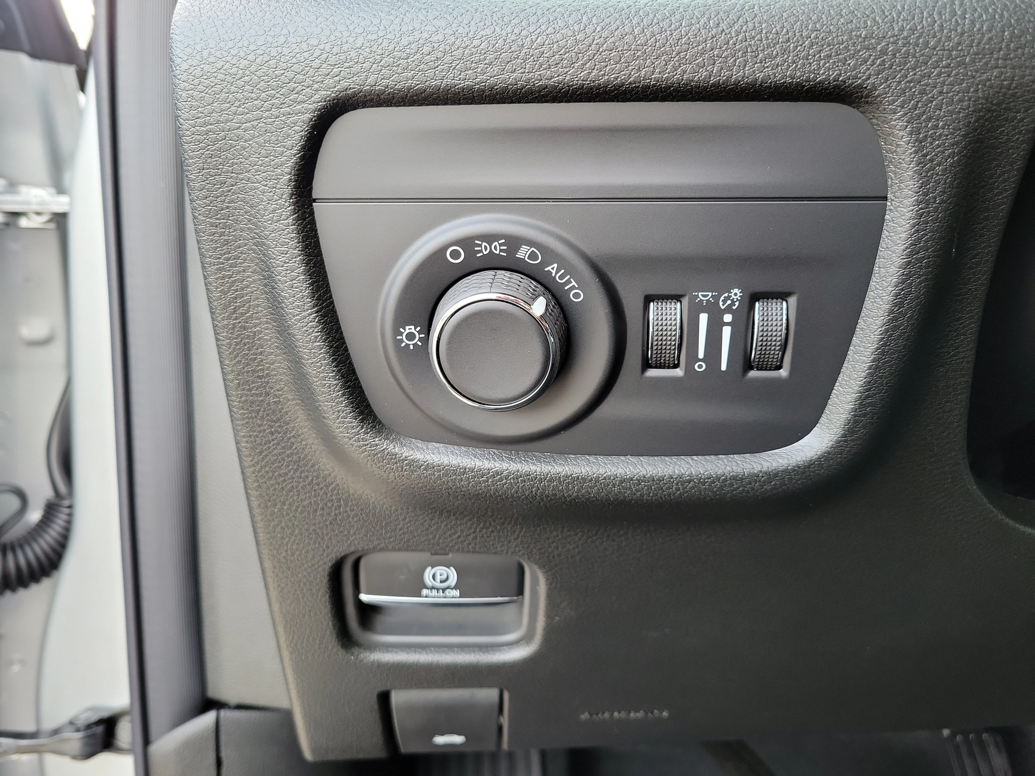 New 2026 Silver Zynith Jeep Laredo X image 21