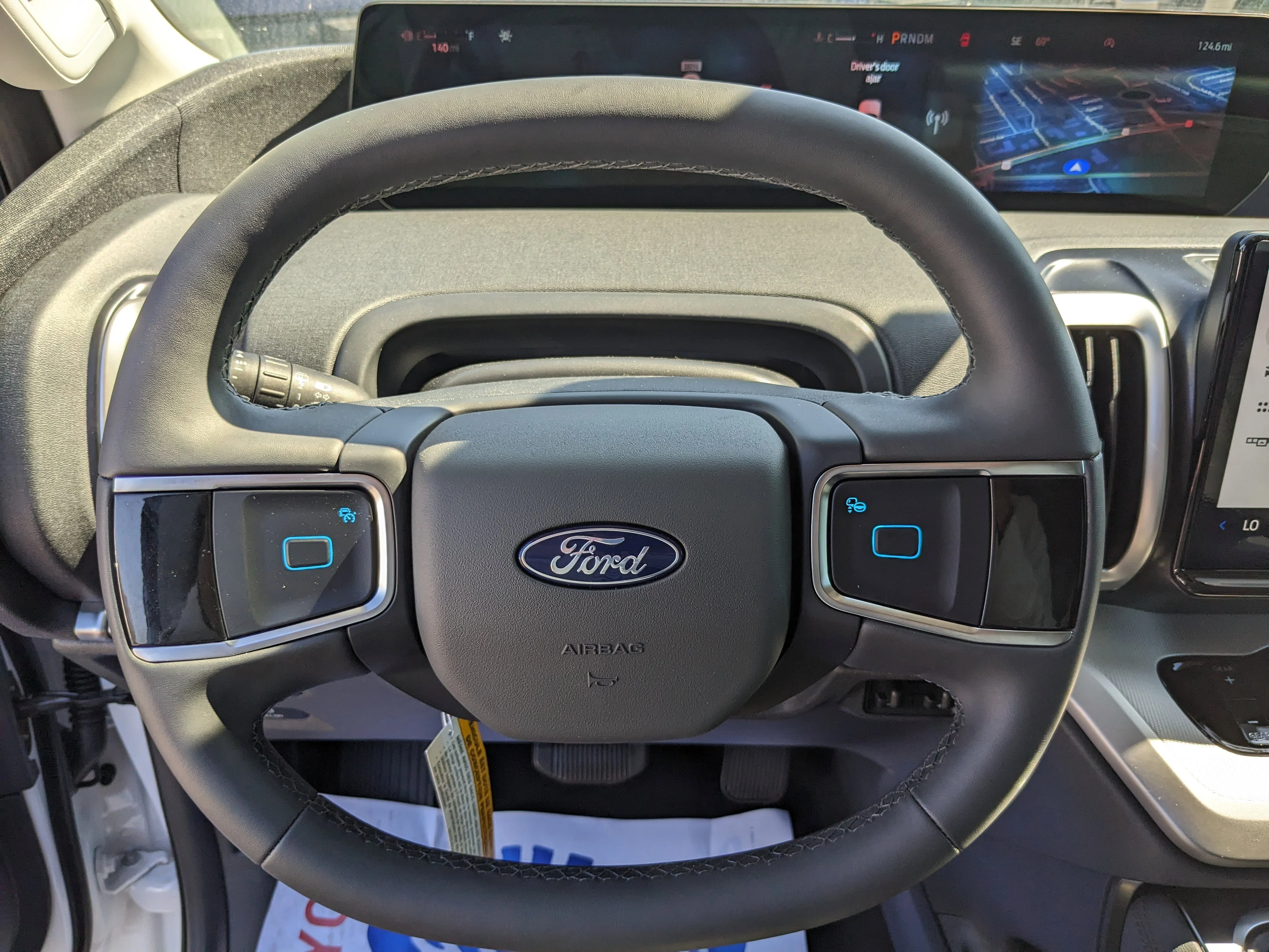 New 2025 Oxford White Ford Active MAX image 25