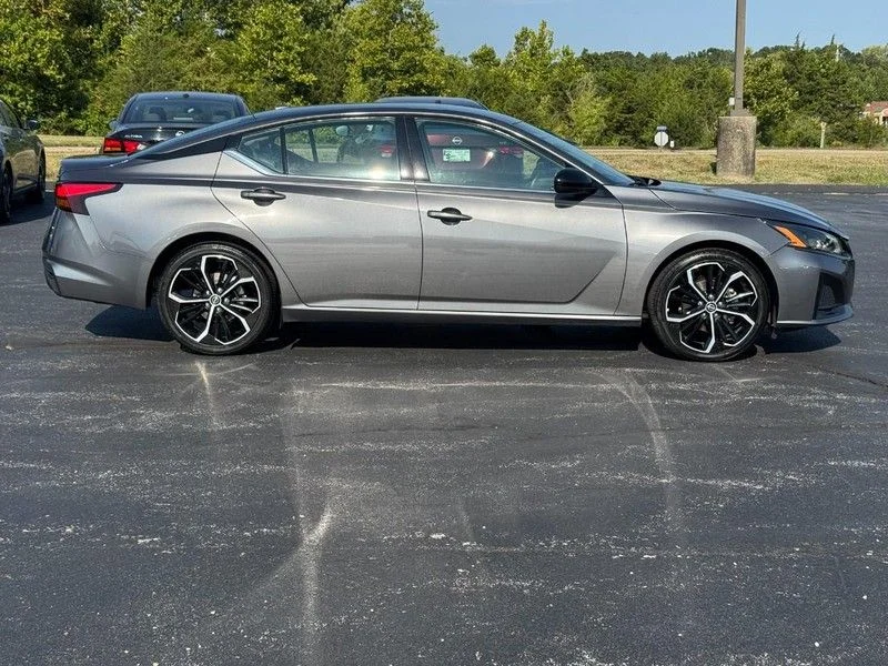 Used 2024 Gray Nissan 2.5 SR image 2