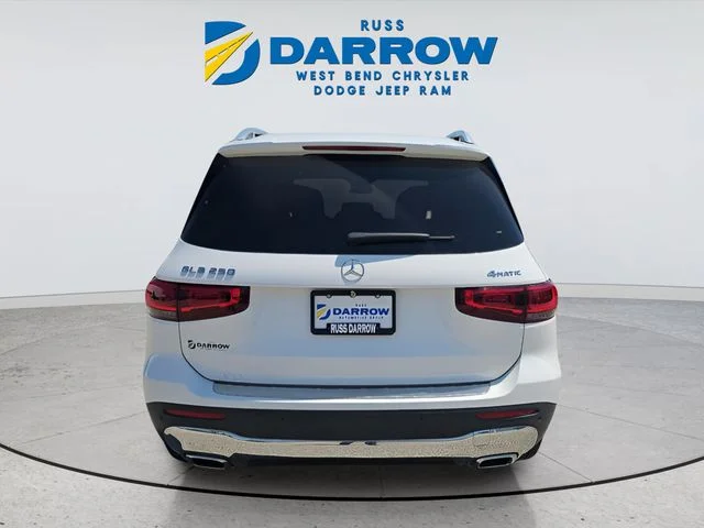 Used 2022 White Mercedes-Benz GLB 250 image 4