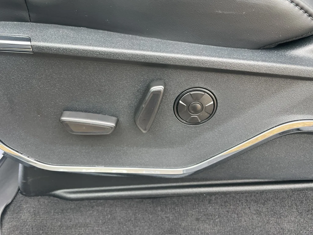 New 2026 Glacier Gray Metallic Tri-Coat Ford F-350® Platinum® image 19