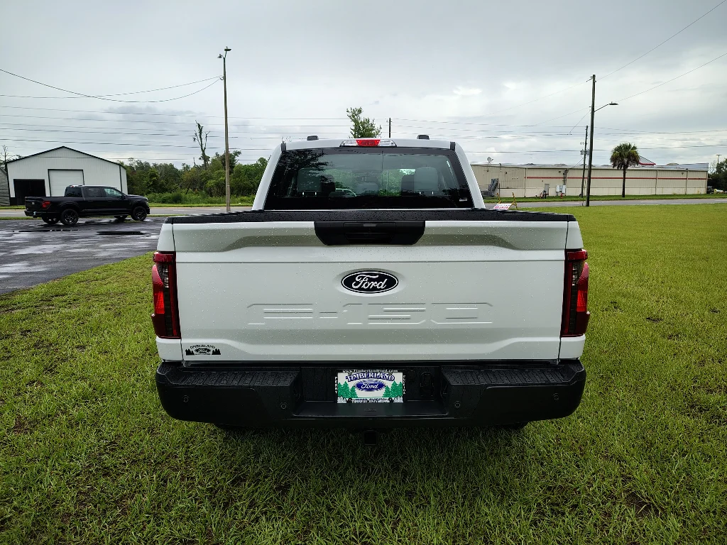 New 2026 Oxford White Ford XL image 4