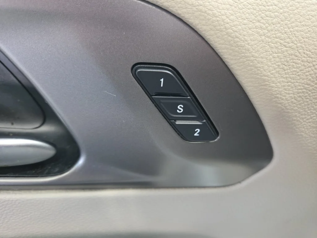 Used 2023 Silver Chrysler Touring L image 30