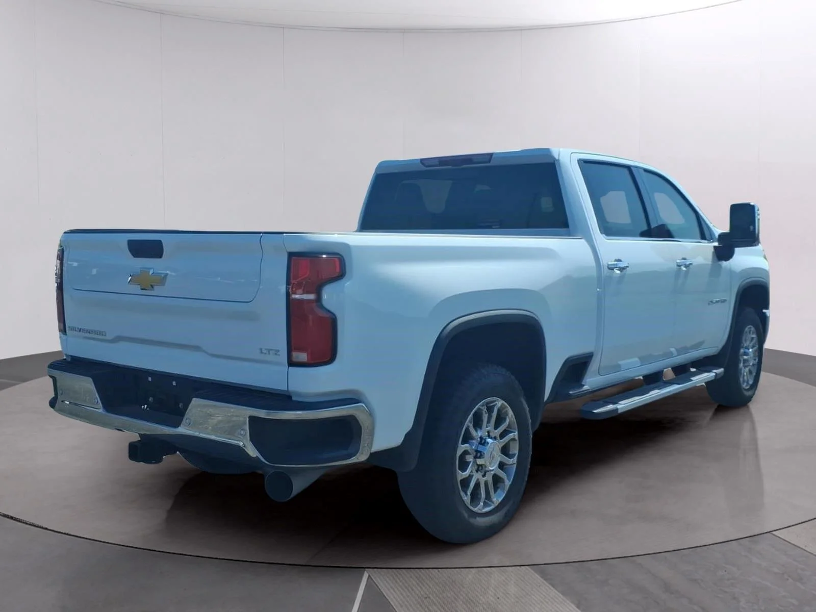 Used 2026 Summit White Chevrolet LTZ image 5
