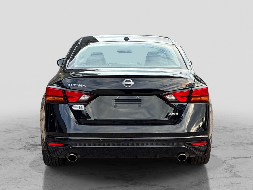 Used 2024 Black Nissan 2.5 SR image 6