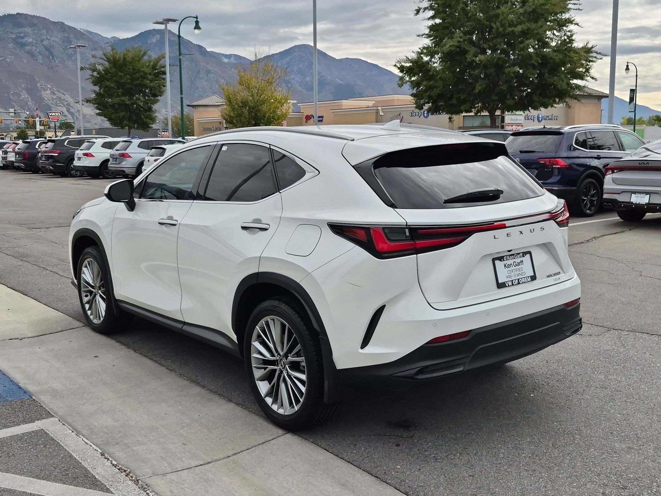 Used 2025 White Pearl Lexus NX 350 Premium image 5
