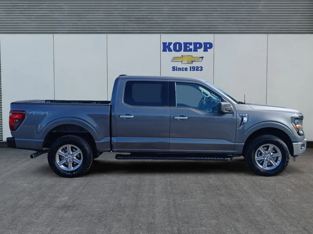 Used 2025 Carbonized Gray Metallic Ford XLT image 6