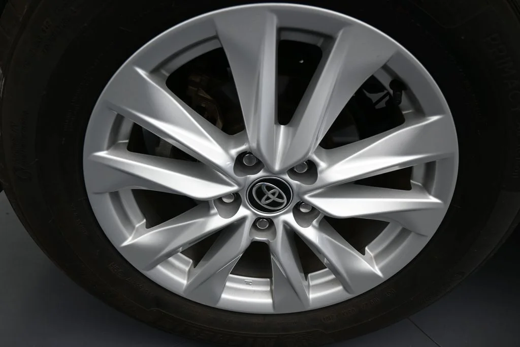 Used 2024 Pearl Toyota LE image 40