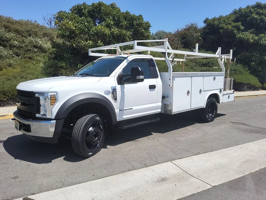 Used 2019 White Ford XL image 27