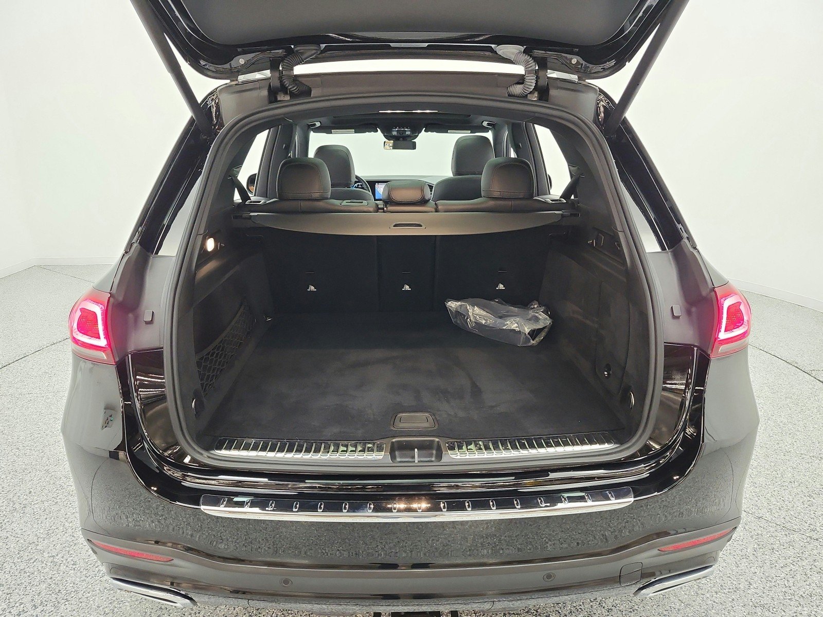 Certified Used 2023 Black Mercedes-Benz GLE 450 4MATIC® SUV image 28