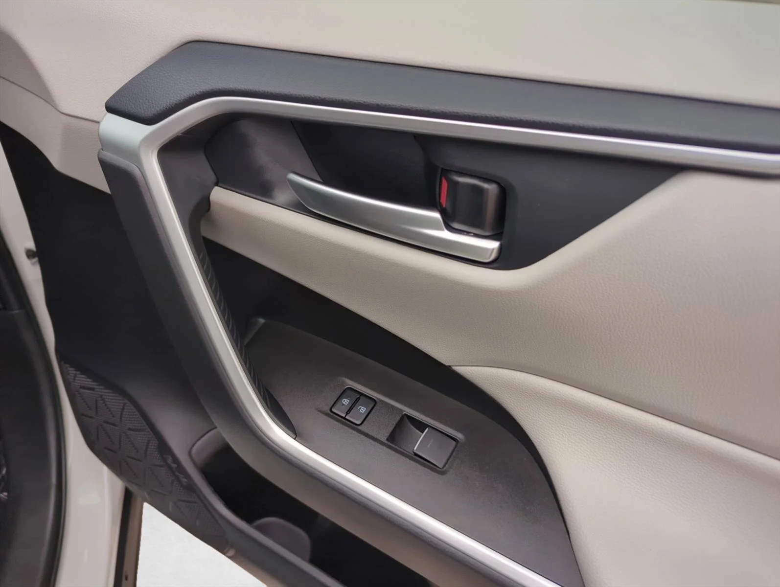 Used 2025 Black Toyota XLE image 26