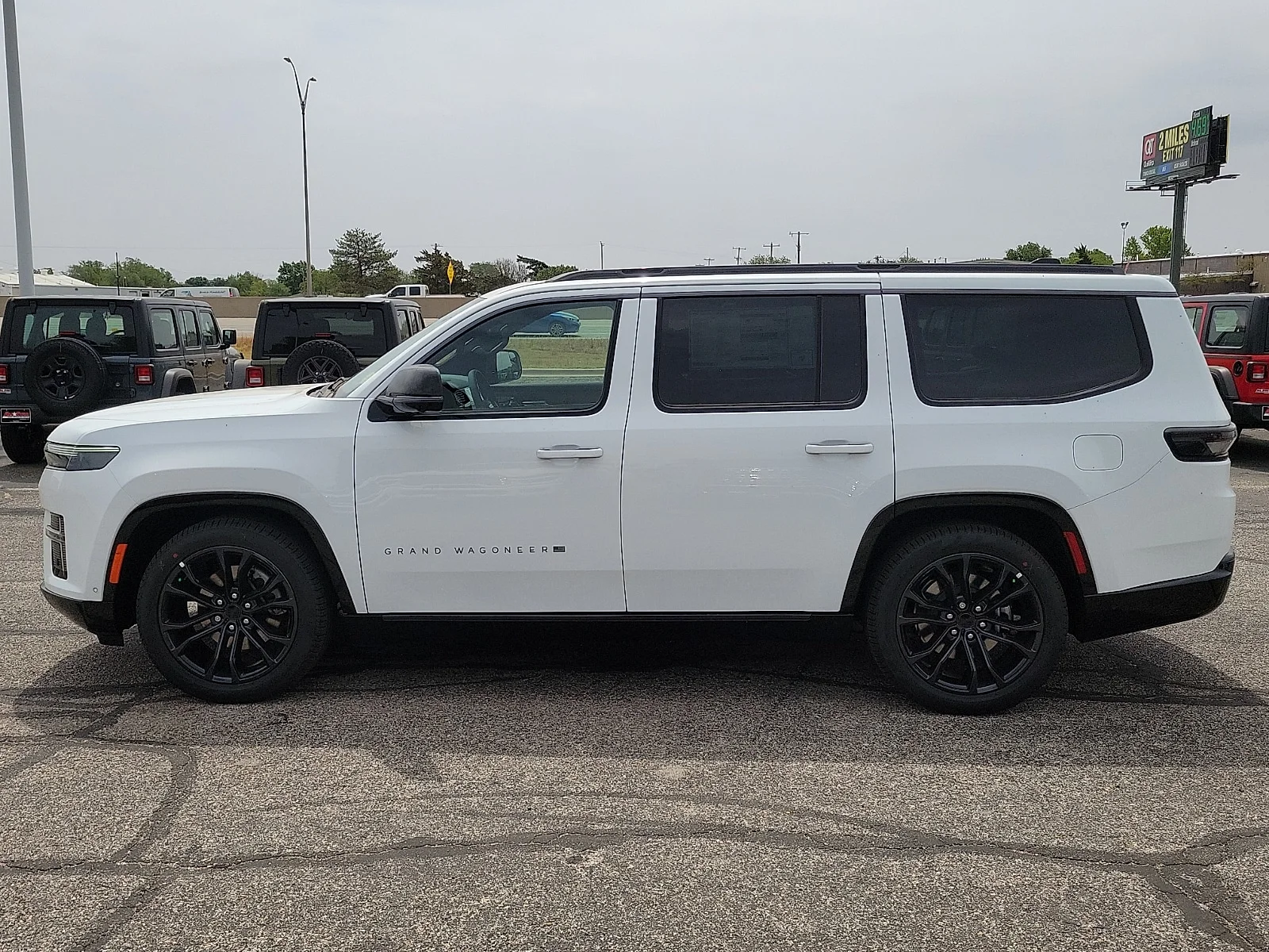 New 2026 Bright White Jeep SUMMIT RESERVE 4X4 image 2