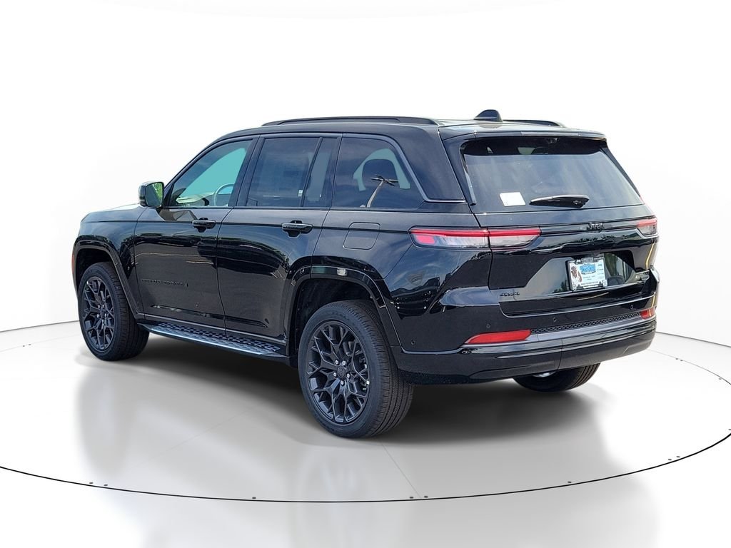 New 2026 Diamond Black Crystal Pearl-Coat Exterior Paint Jeep Summit image 3