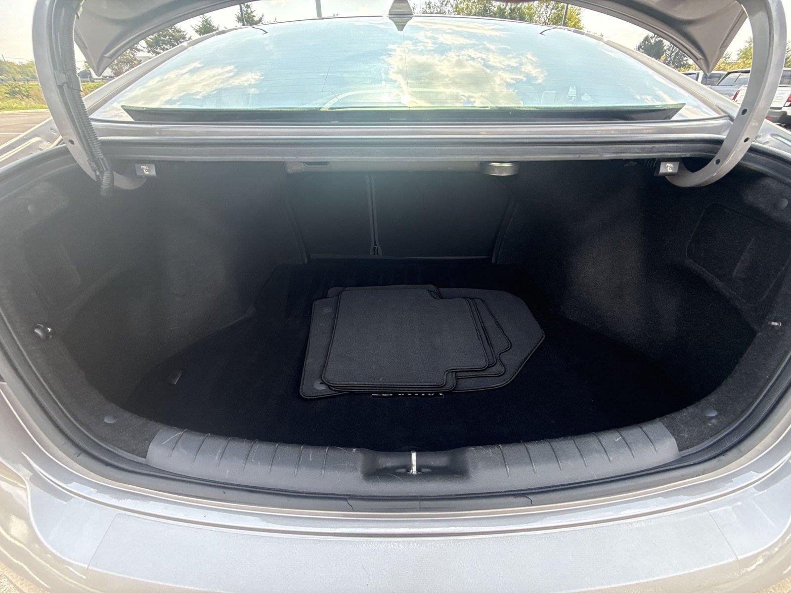 Used 2020 Fluid Metal Hyundai Limited image 18