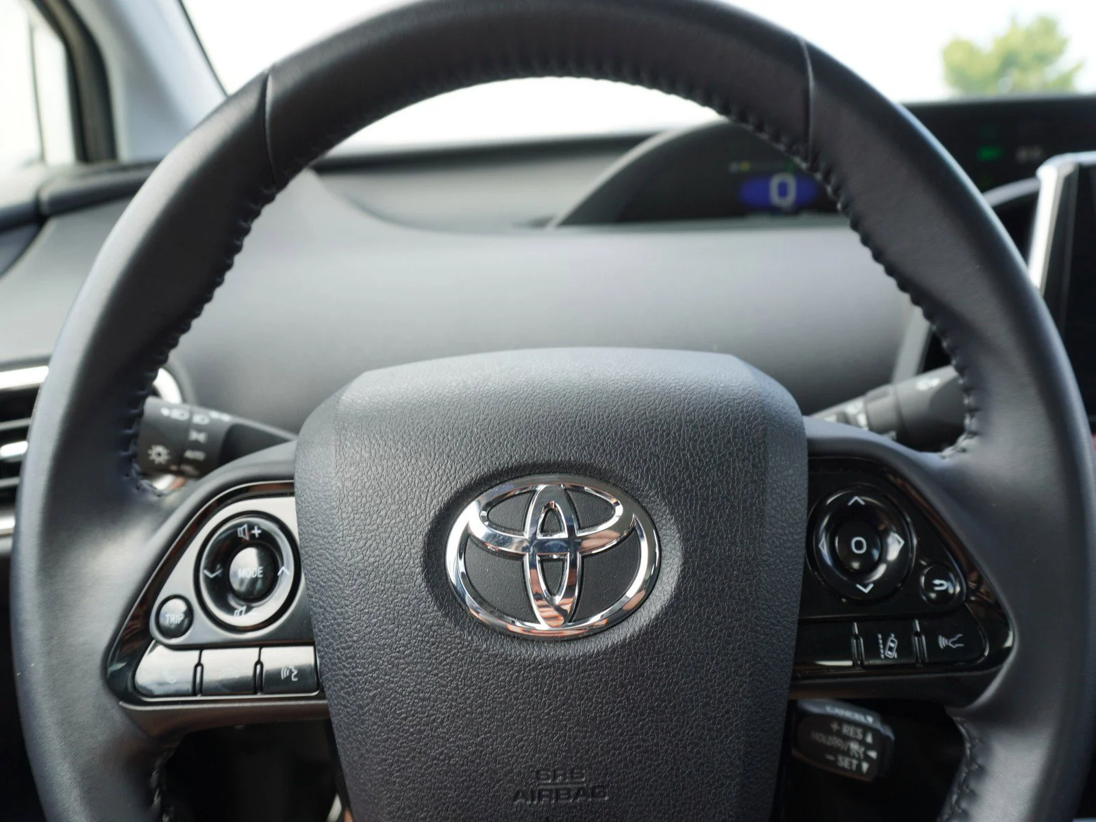 Certified Used 2022 Wind Chill Pearl Toyota XLE image 24