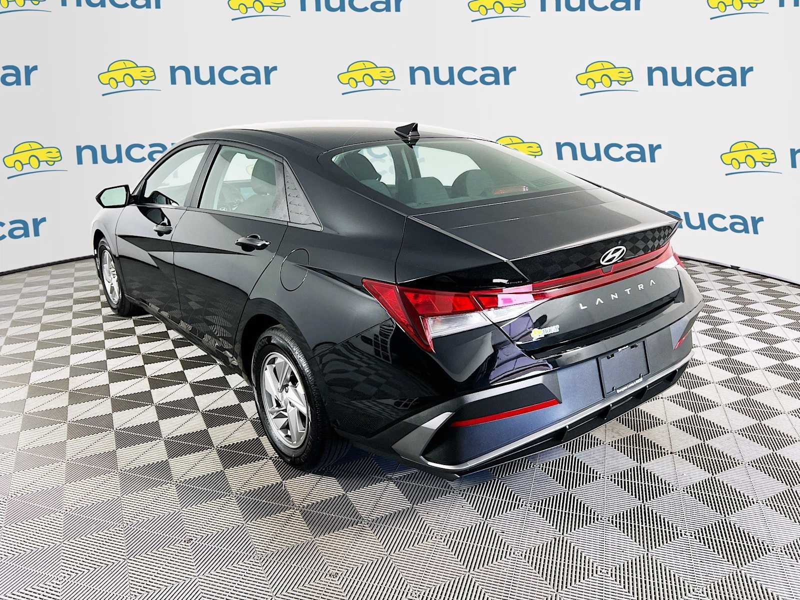 Certified Used 2025 Abyss Black Hyundai SE image 5