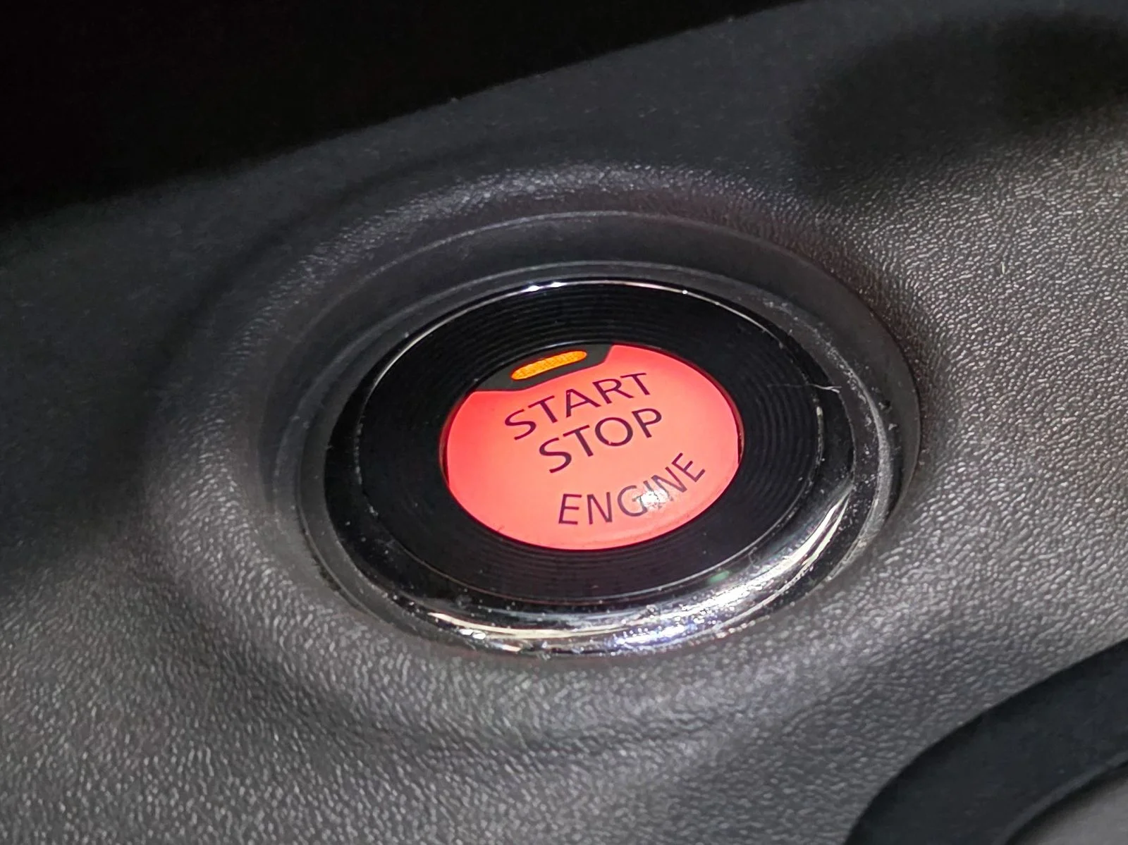 Used 2020 Red Nissan SV image 27