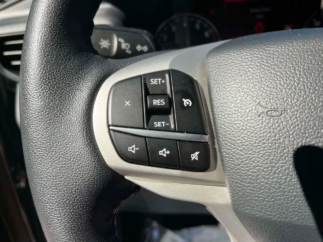 Used 2023 Gray Metallic Ford XLT image 34