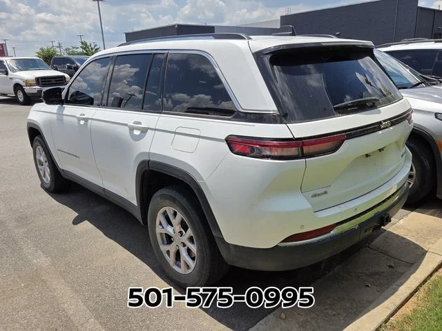 Used 2022 White Jeep Limited image 6