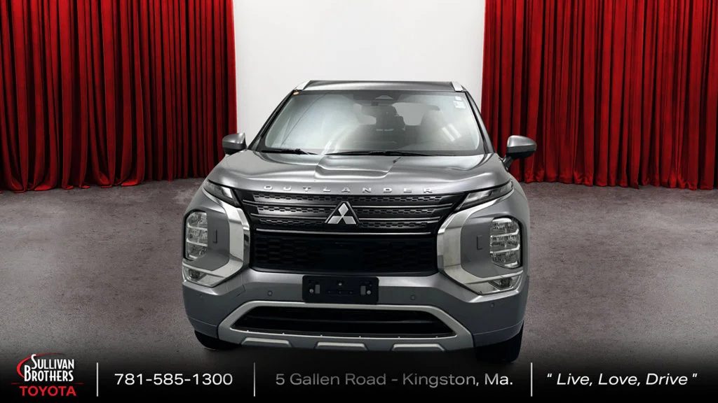 Used 2023 Gray Mitsubishi SEL Black Edition image 2