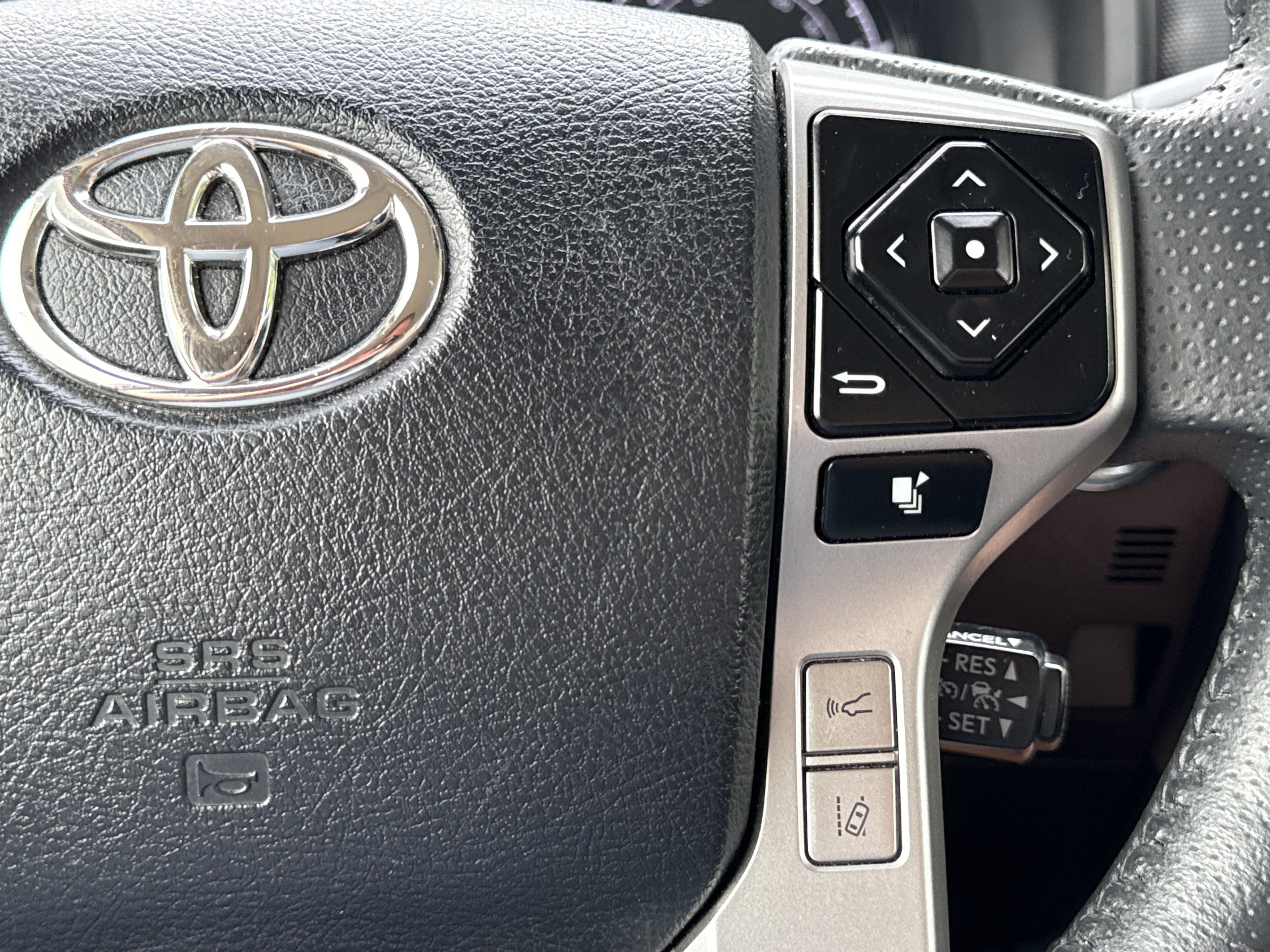 Used 2023  Toyota  image 22