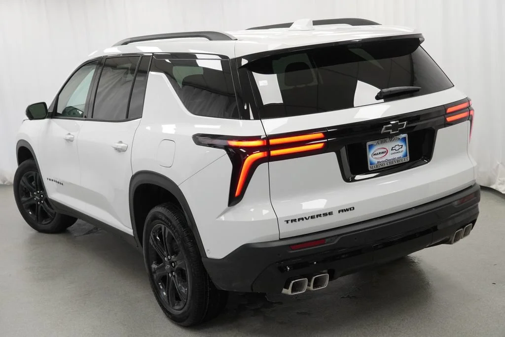 New 2027 Summit White Chevrolet LT image 37