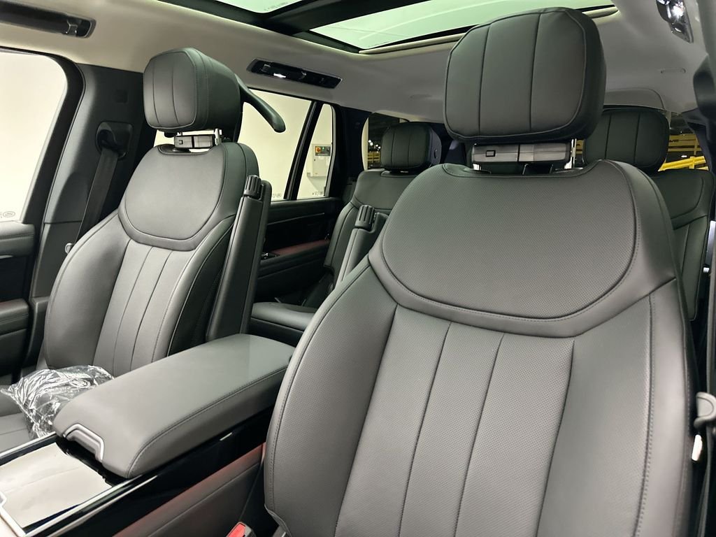 New 2027 Charente Grey Prem Met Land Rover SE image 10
