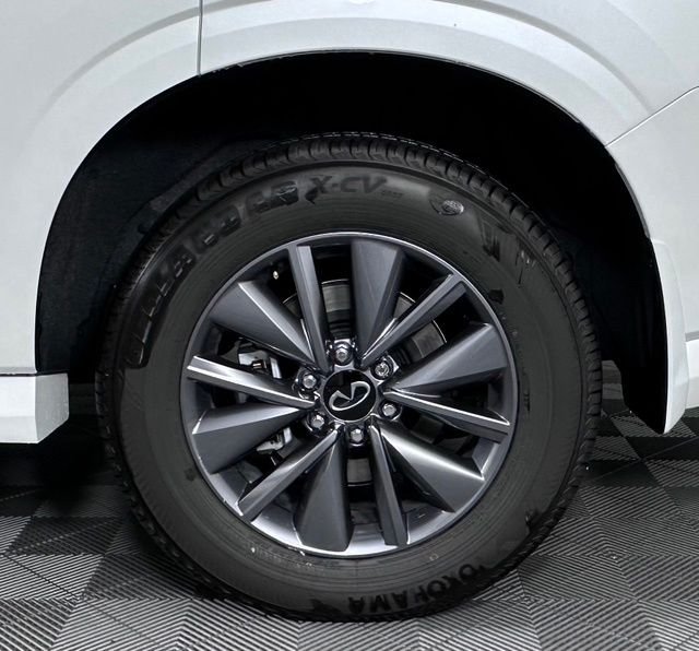 Certified Used 2026 White INFINITI PURE image 11