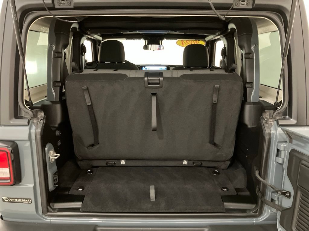 Used 2024 Anvil Clear Coat Jeep Sport S image 13