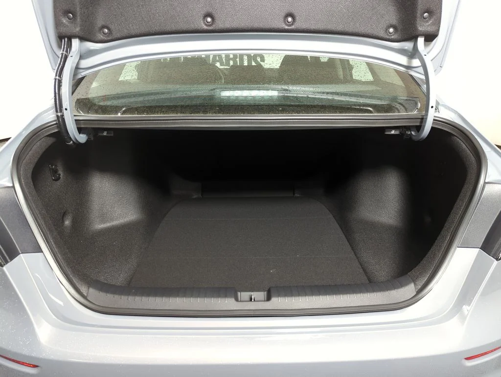 New 2026 Urban Gray Pearl Honda SE image 10