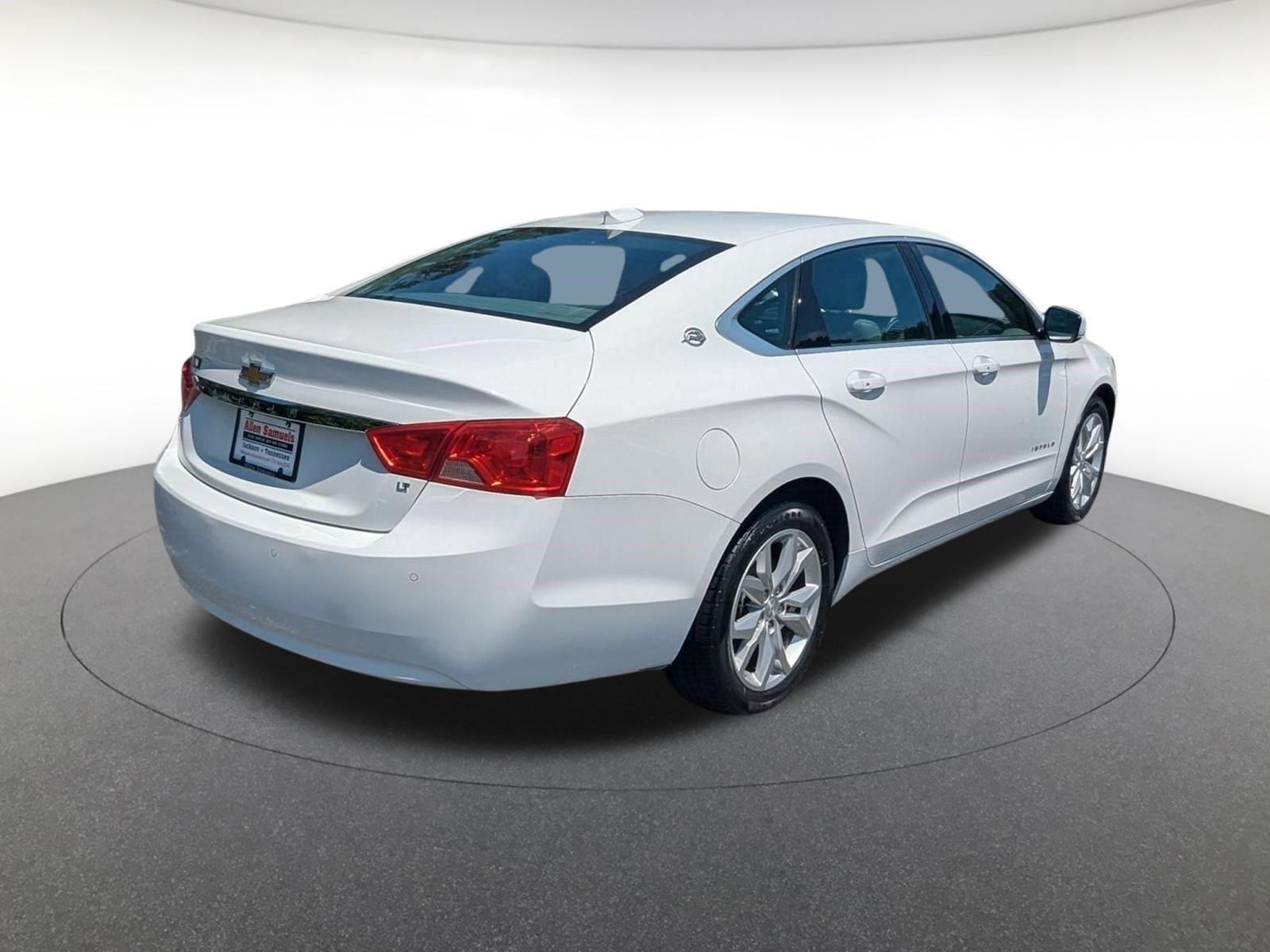 Certified Used 2018 Summit White Chevrolet LT image 4