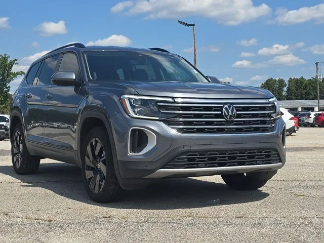 Used 2024  Volkswagen 2.0T SE w/Technology image 8