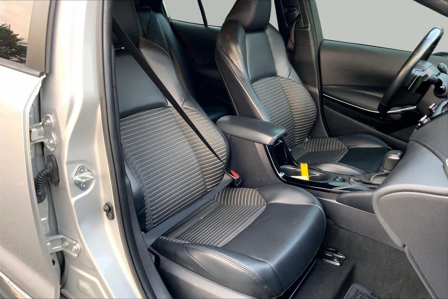 Used 2022 Classic Silver Metallic Toyota XSE image 9