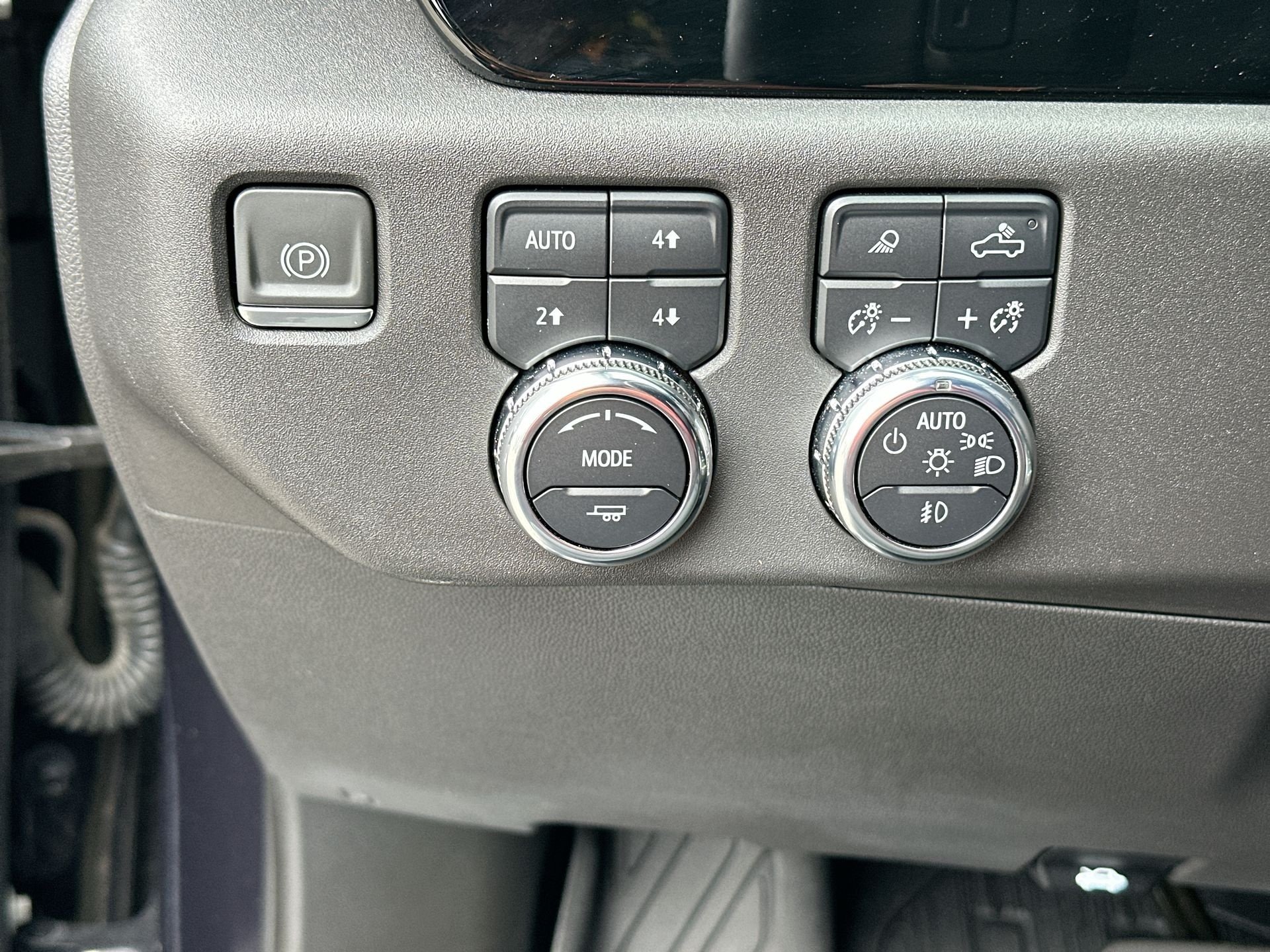 2023 GMC Sierra 1500 SLT - Photo 18