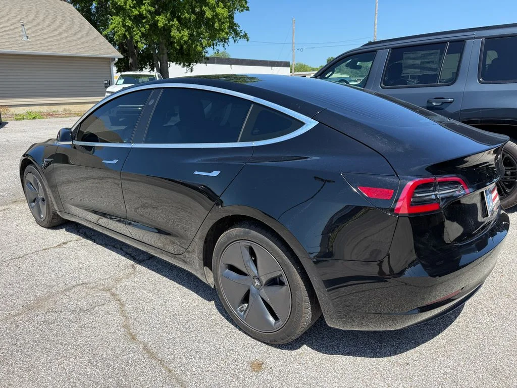 Used 2019 Black Tesla Standard Range Plus image 8