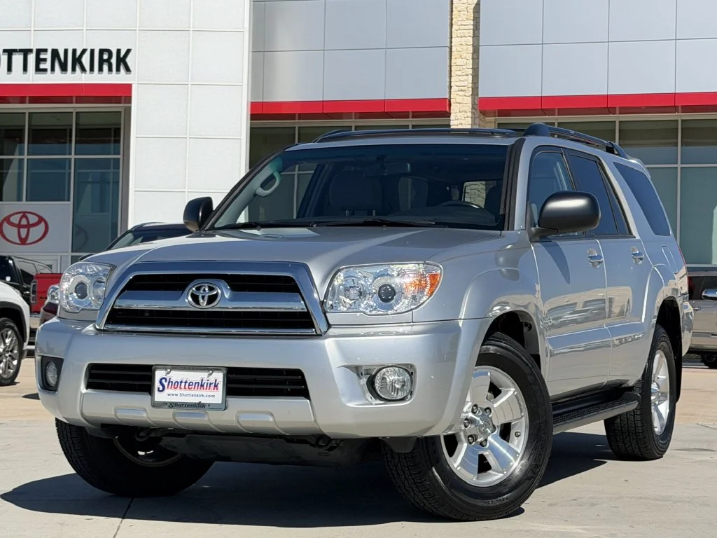Used 2008 Silver Toyota SR5 image 2