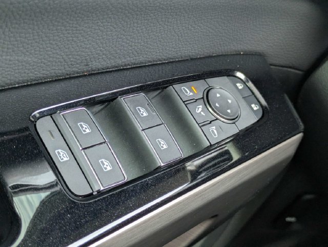 Used 2025 Gray Nissan Platinum image 24