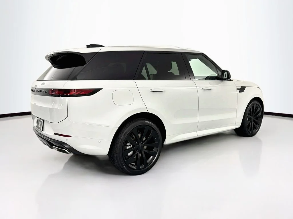 New 2026 Fuji White Land Rover Dynamic SE image 5