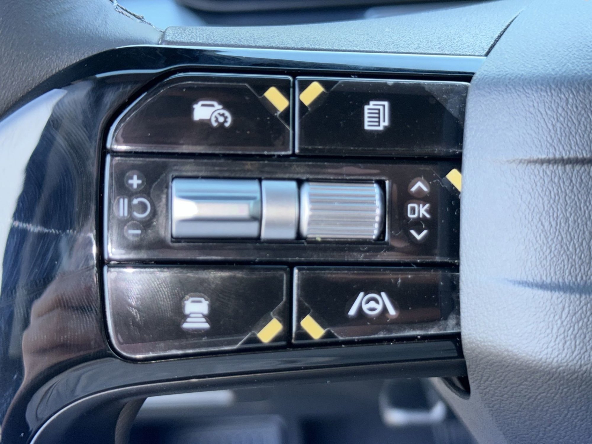 New 2026 Glacial White Pearl Kia S image 24